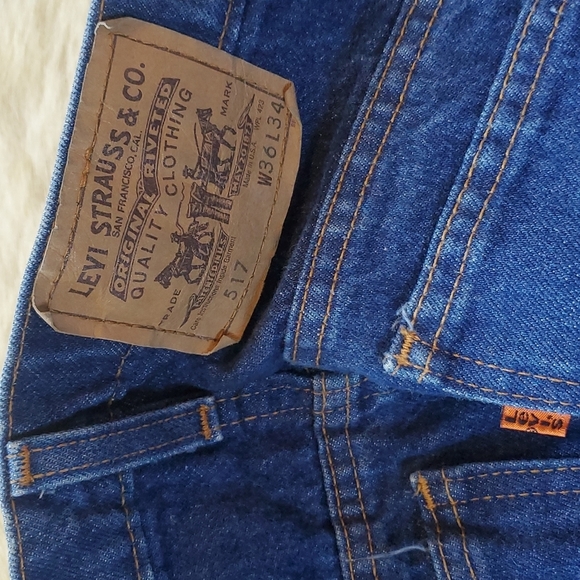 Levi's - Picture 3 of 5